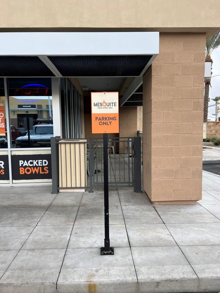 A sign outside of a building that says packed bowls