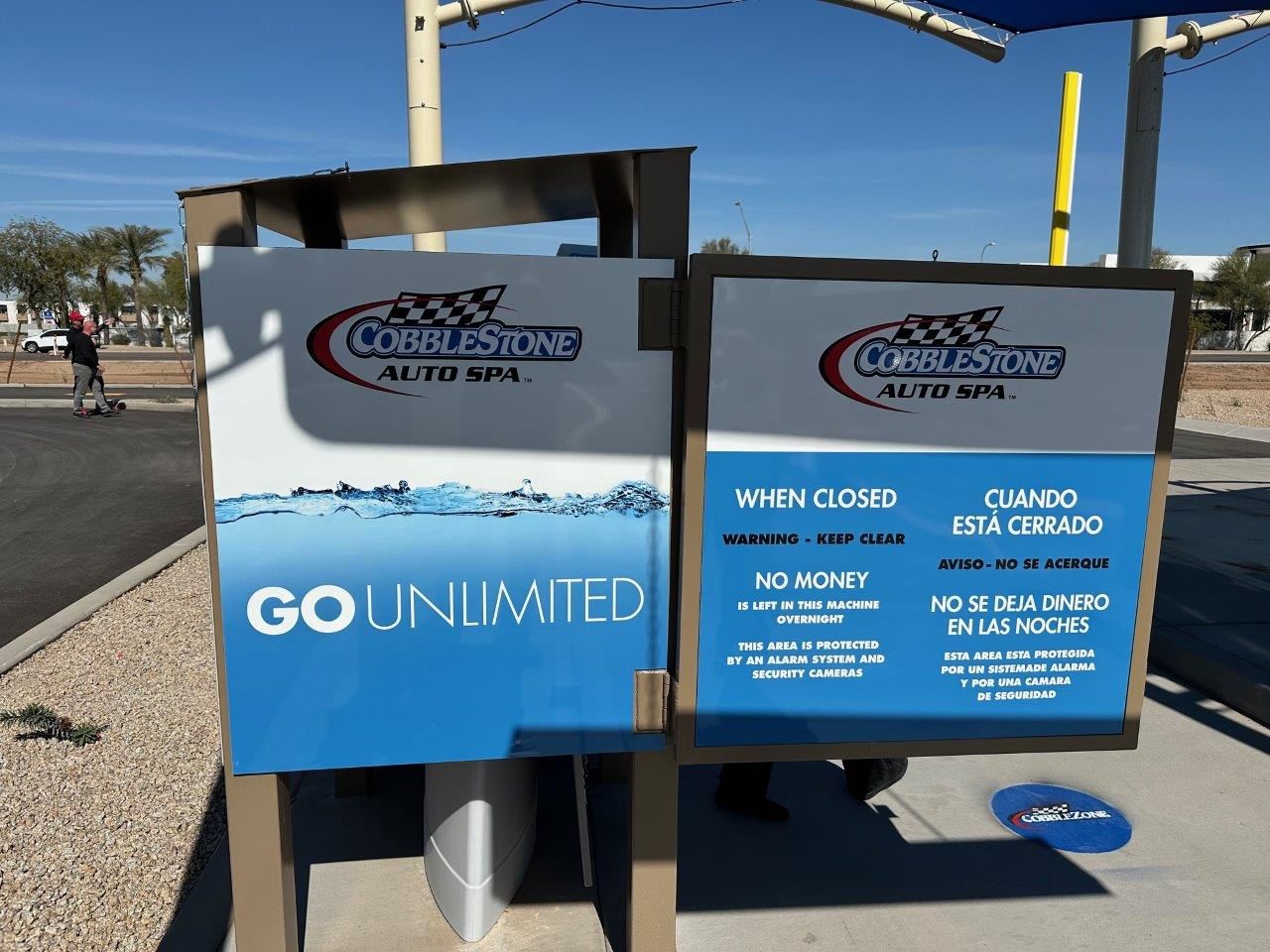A sign that says go unlimited on it