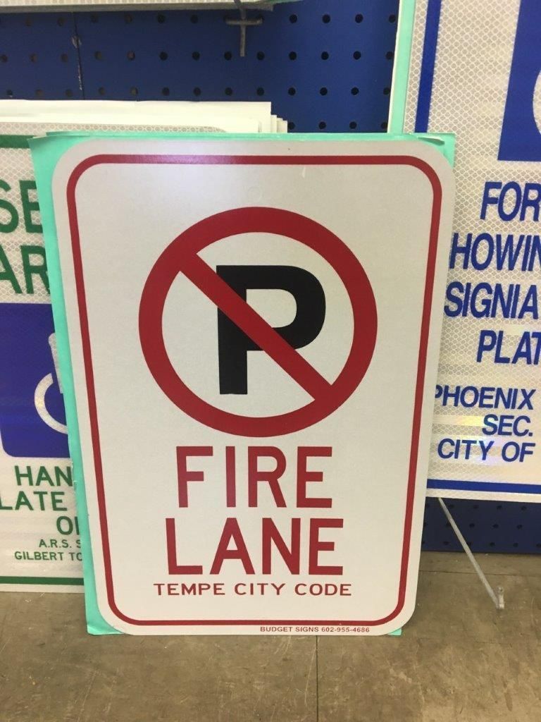 A sign that says no parking in a fire lane