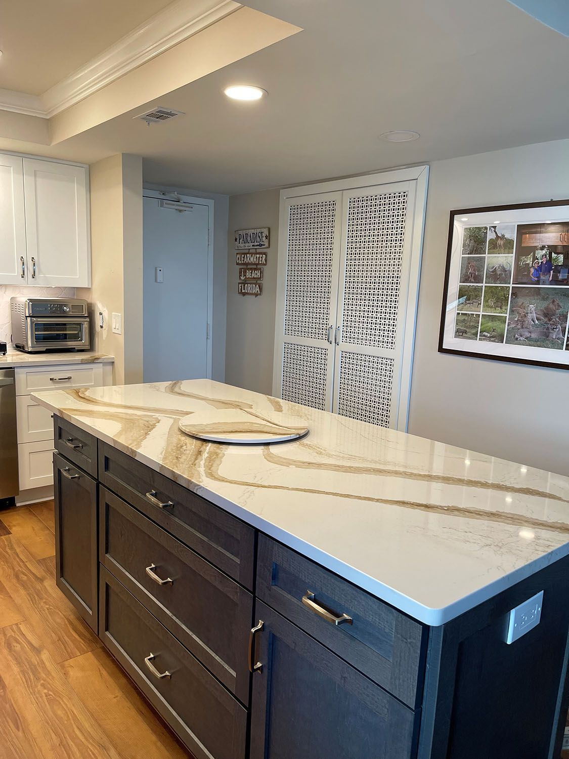 Kitchen with a nice countertop