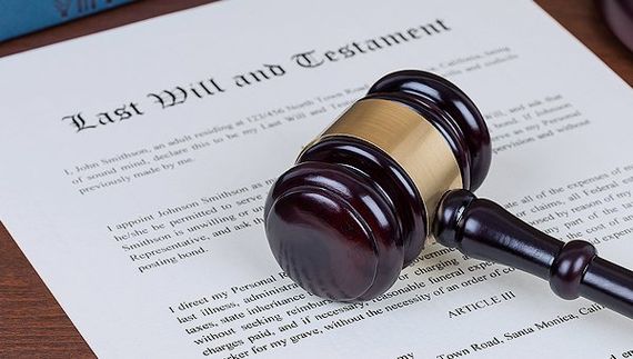 Last will and testament document and gavel