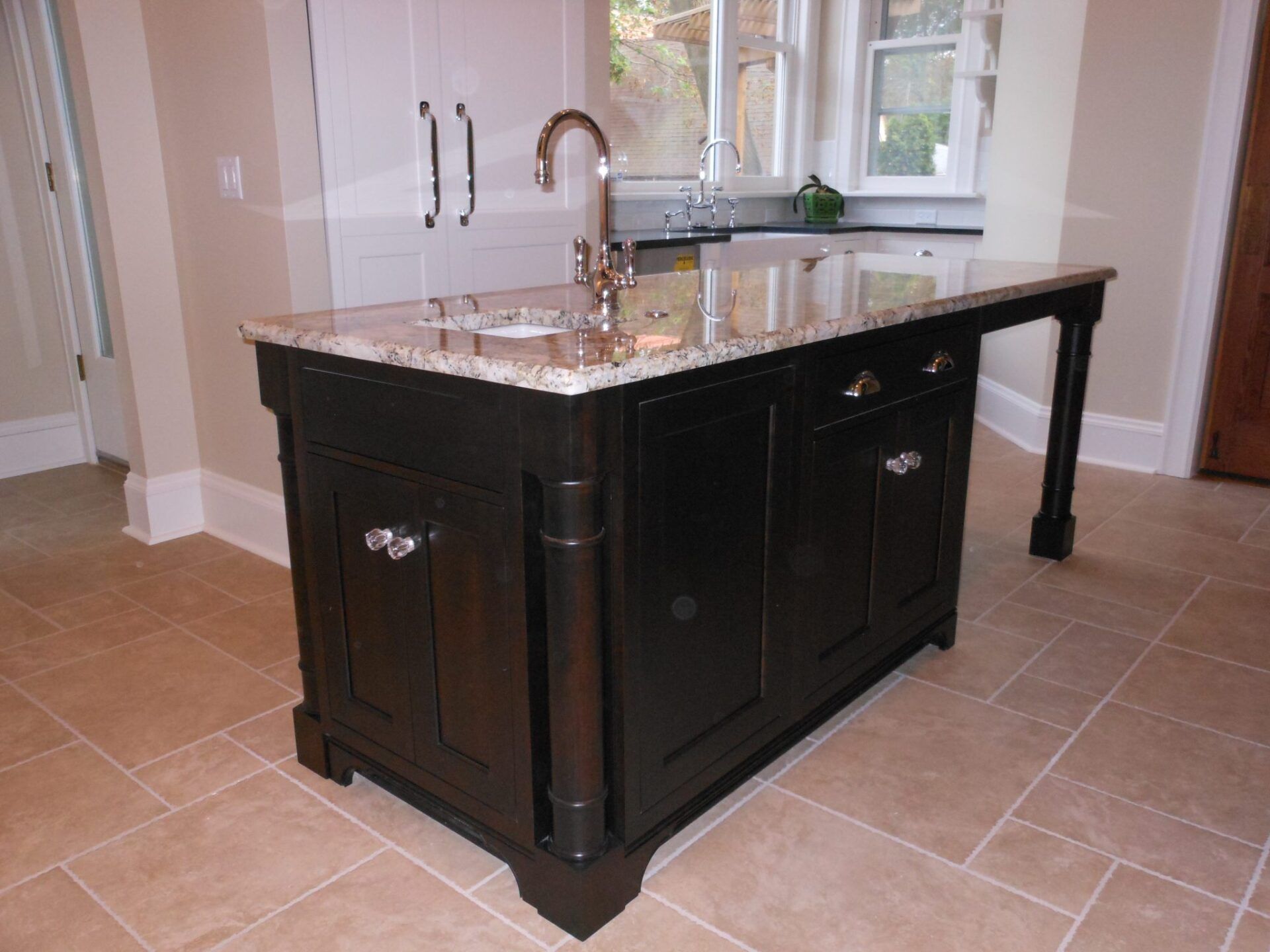 Kitchen granite countertop