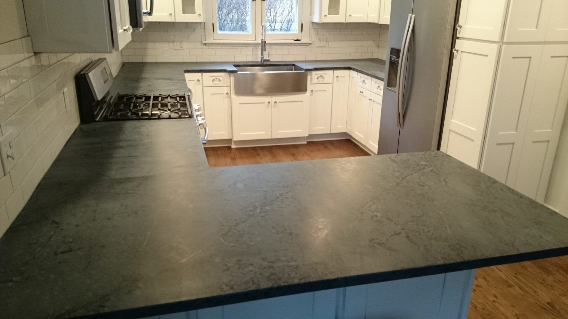 Kitchen granite countertop