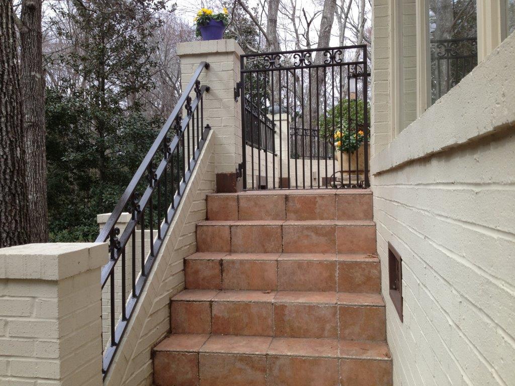 Gate