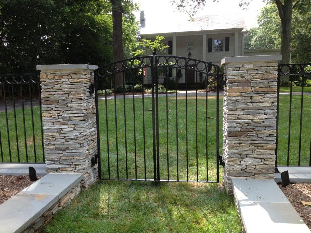 Gate