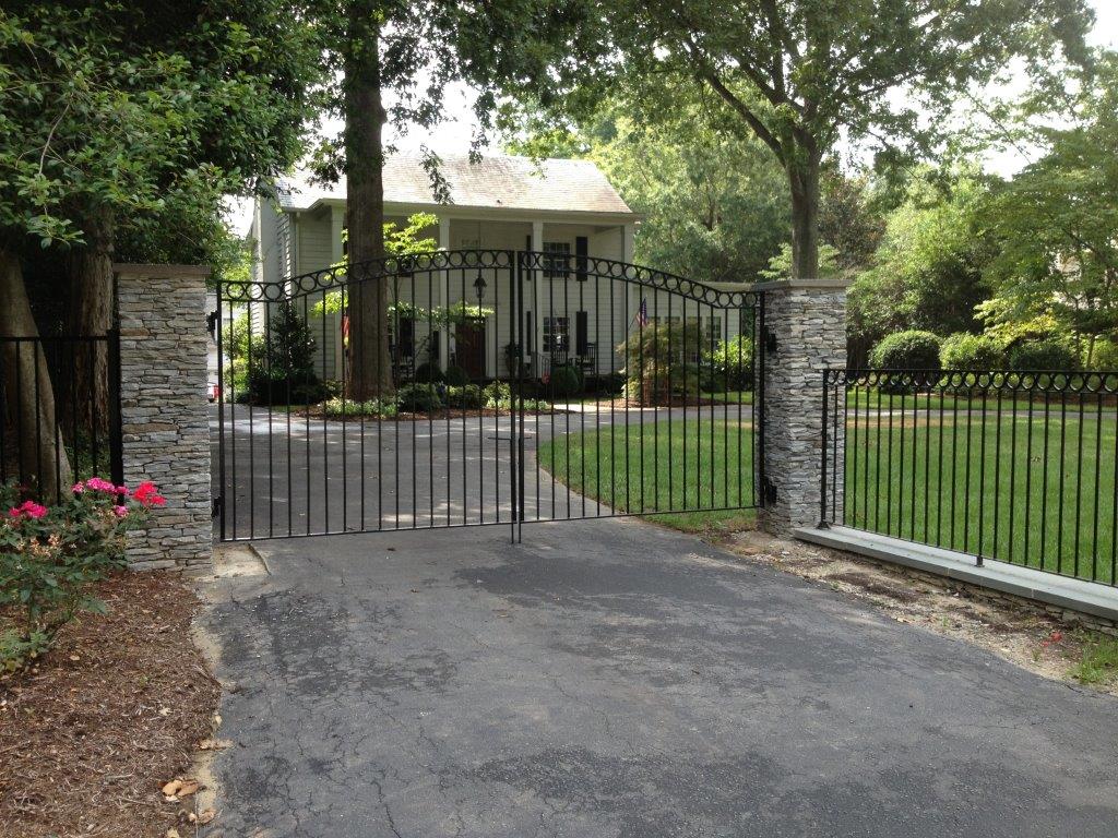 Gate