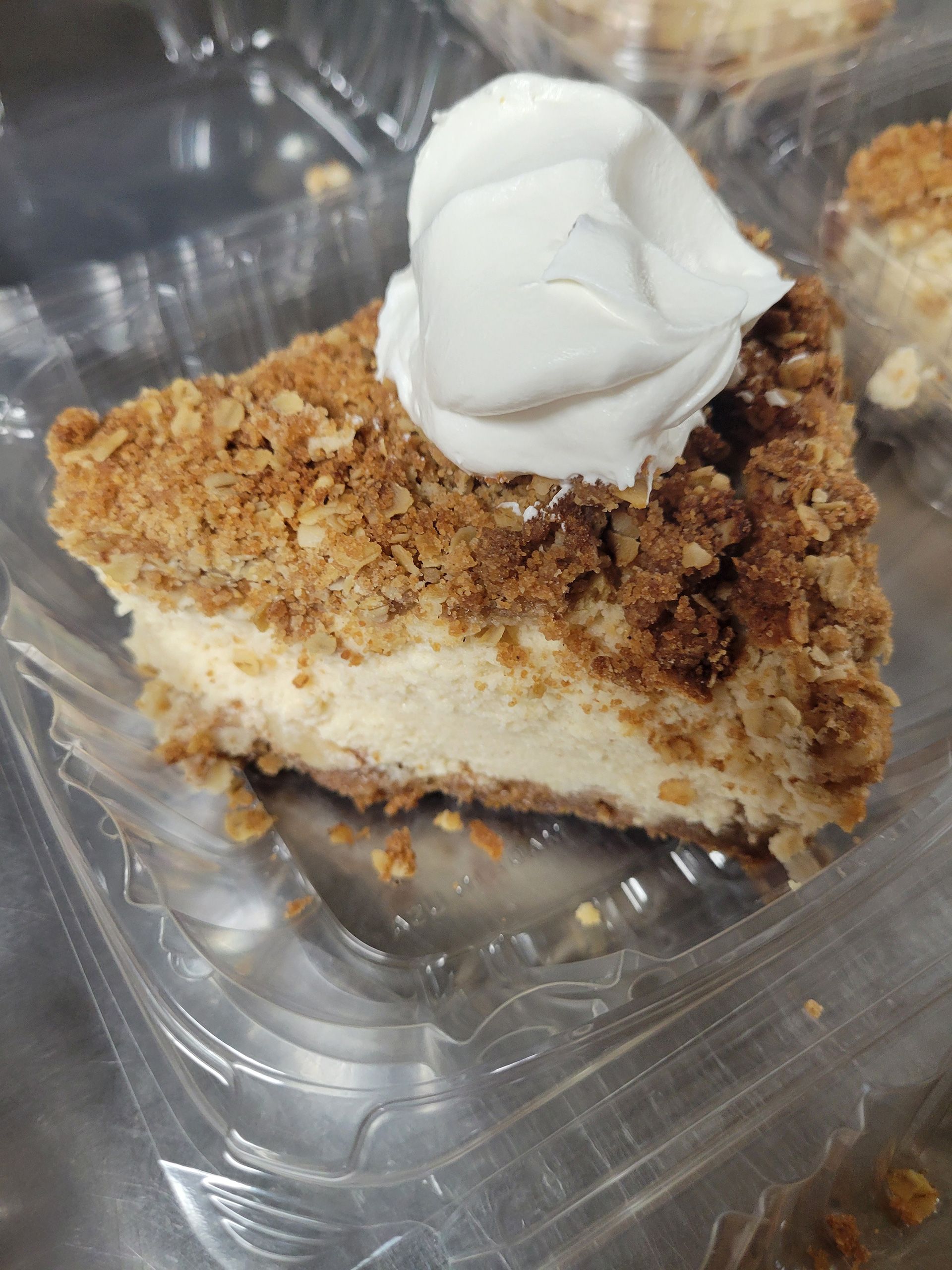 Cheesecake with ice cream