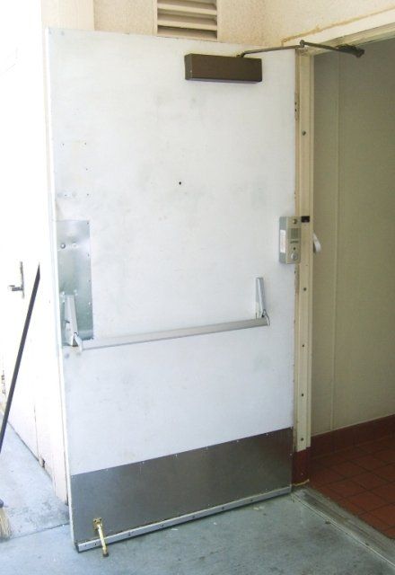 commercial doors and closers