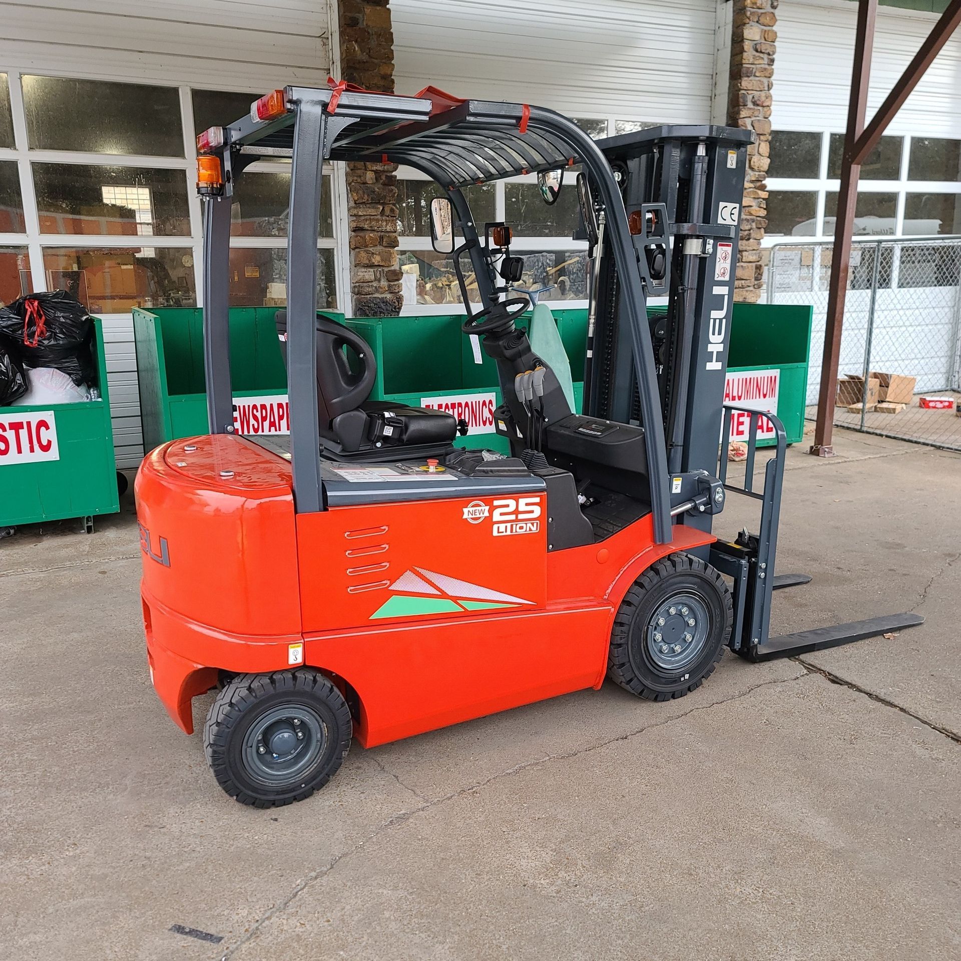 Forklift equipment