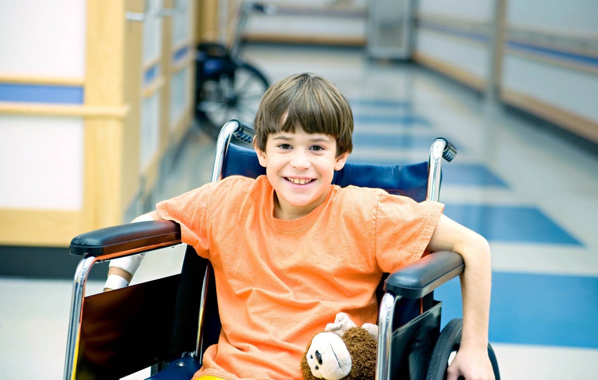 Инвалиды с детства 50 лет. Дети инвалиды. Мальчик в инвалидной коляске. Дети с ограниченными возможностями. Дети с инвалидностью.