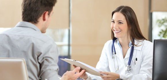 woman doctor advising the patient