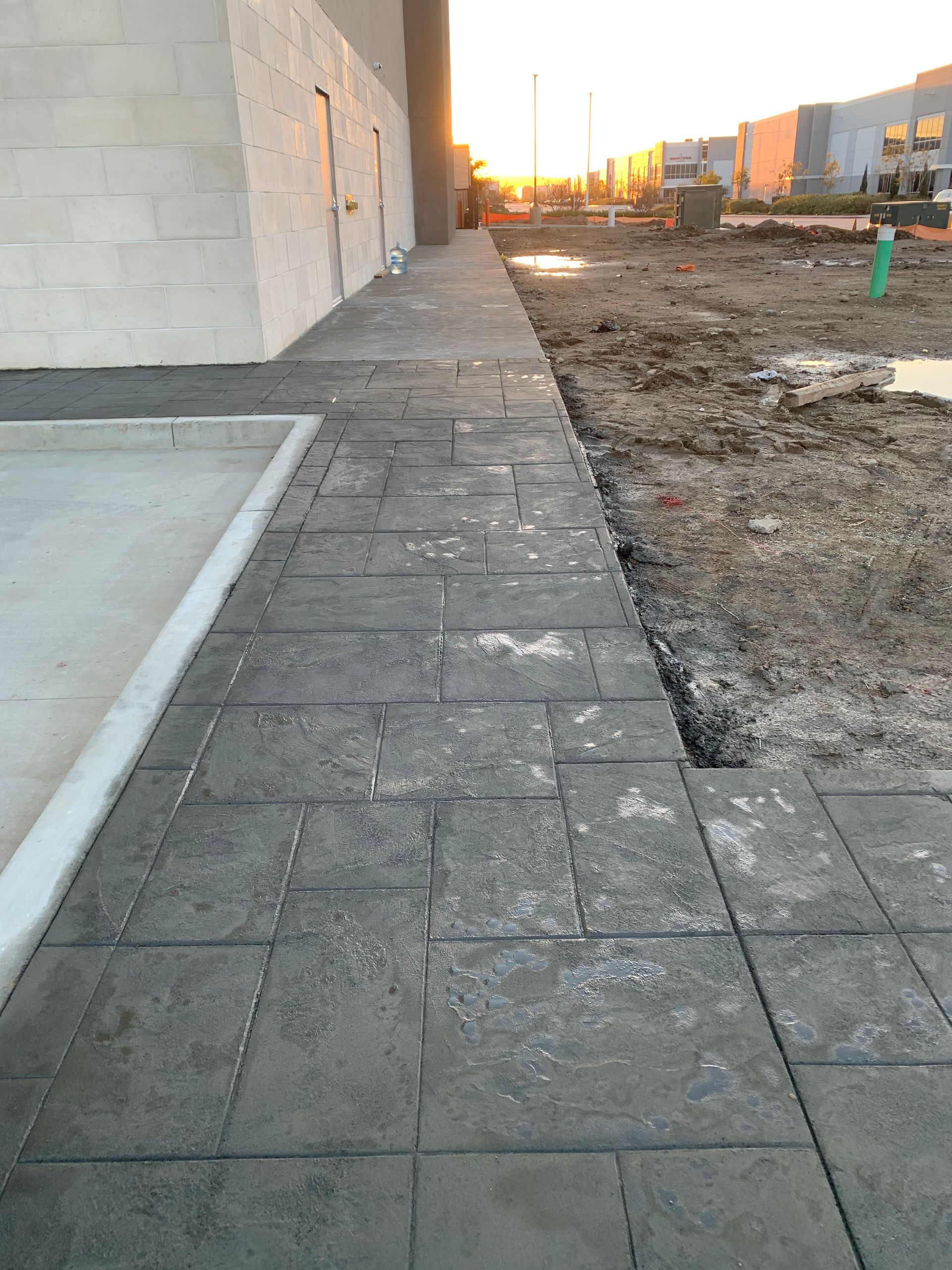 Sidewalk concreting