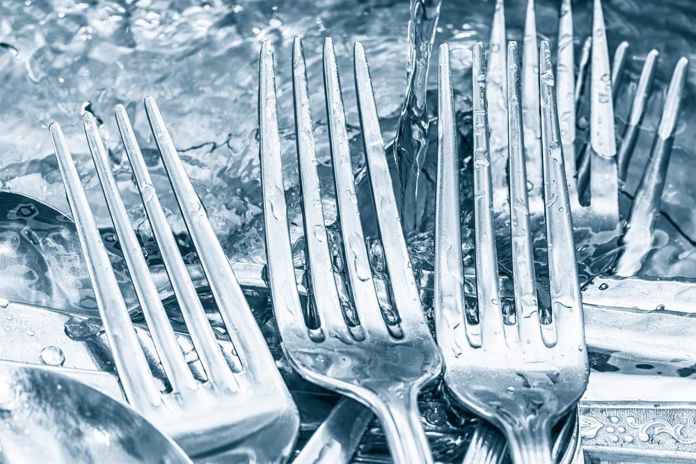 forks-being-rinsed