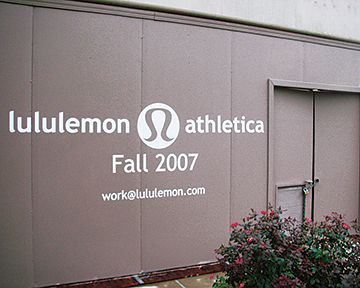 A building with a sign that says lululemon athletica fall 2007