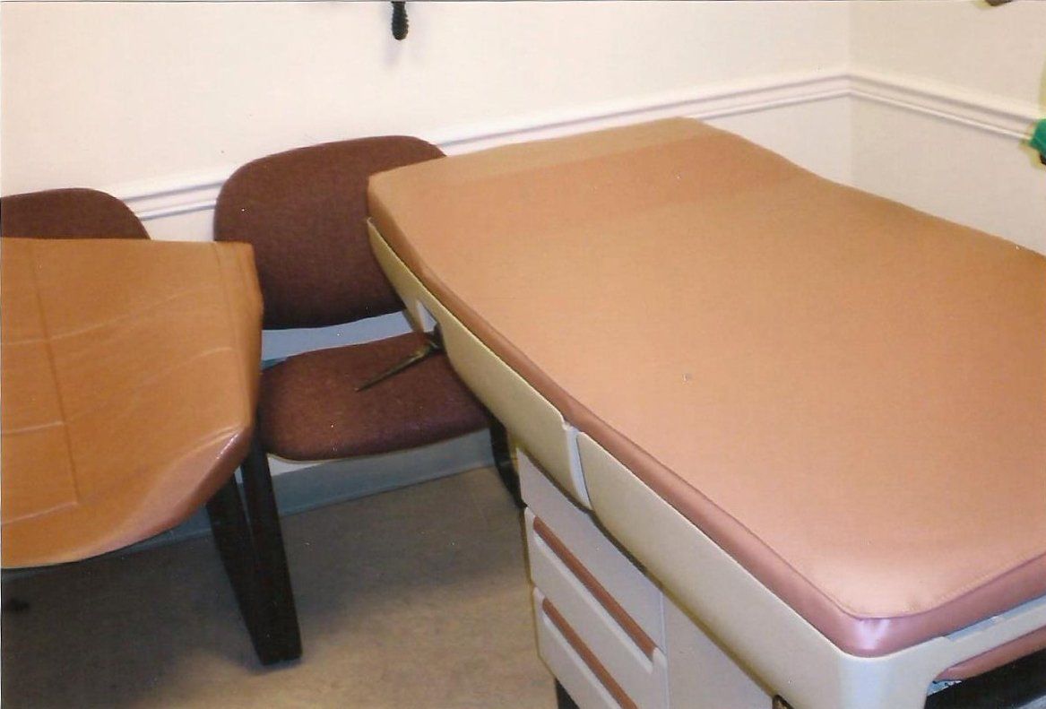Alvarez Upholstery-booth & Dr table 01