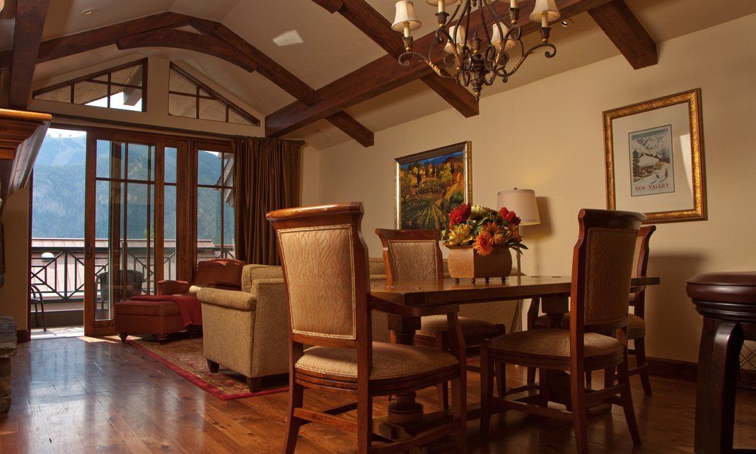 Les Saisons living room