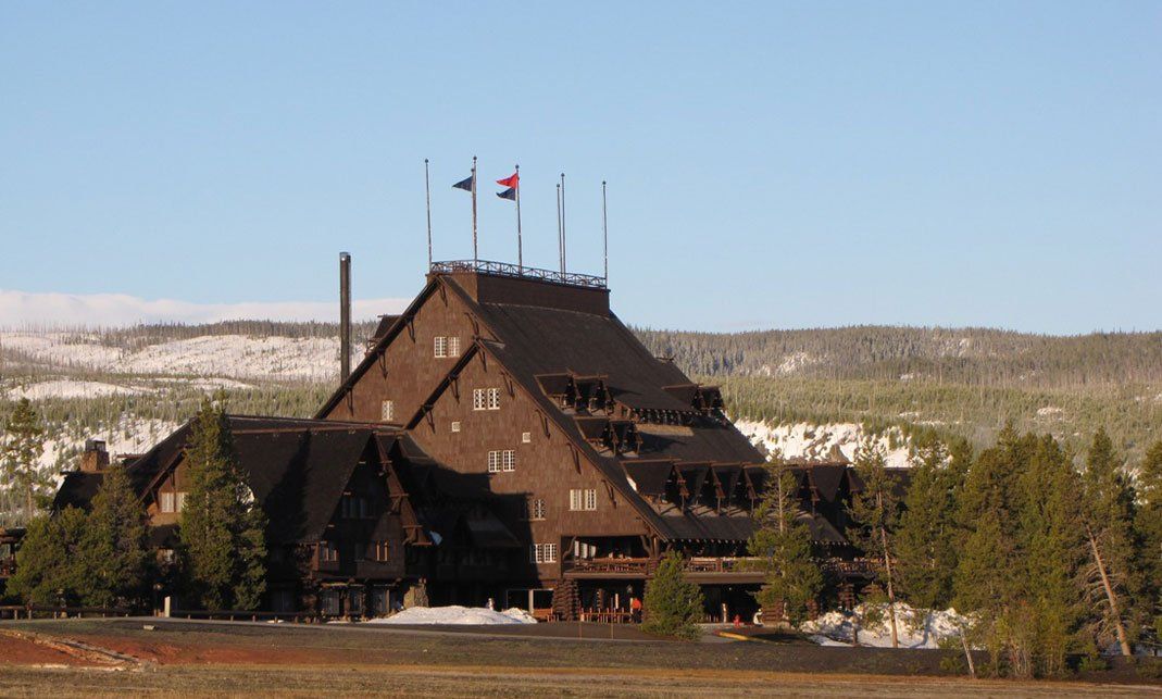 Old Faithful Inn exterior