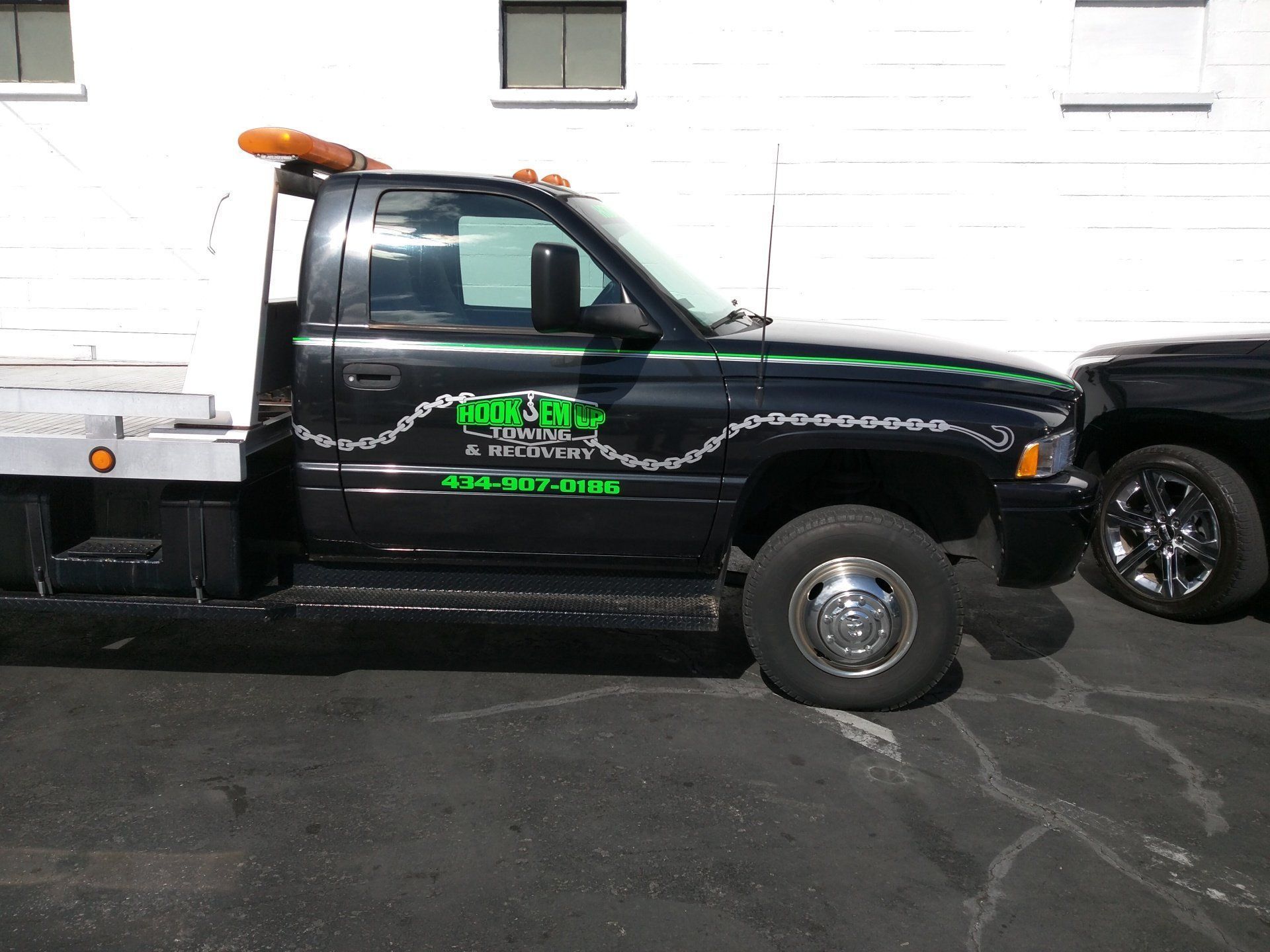 Auto Lettering and Signs | Lynchburg, VA