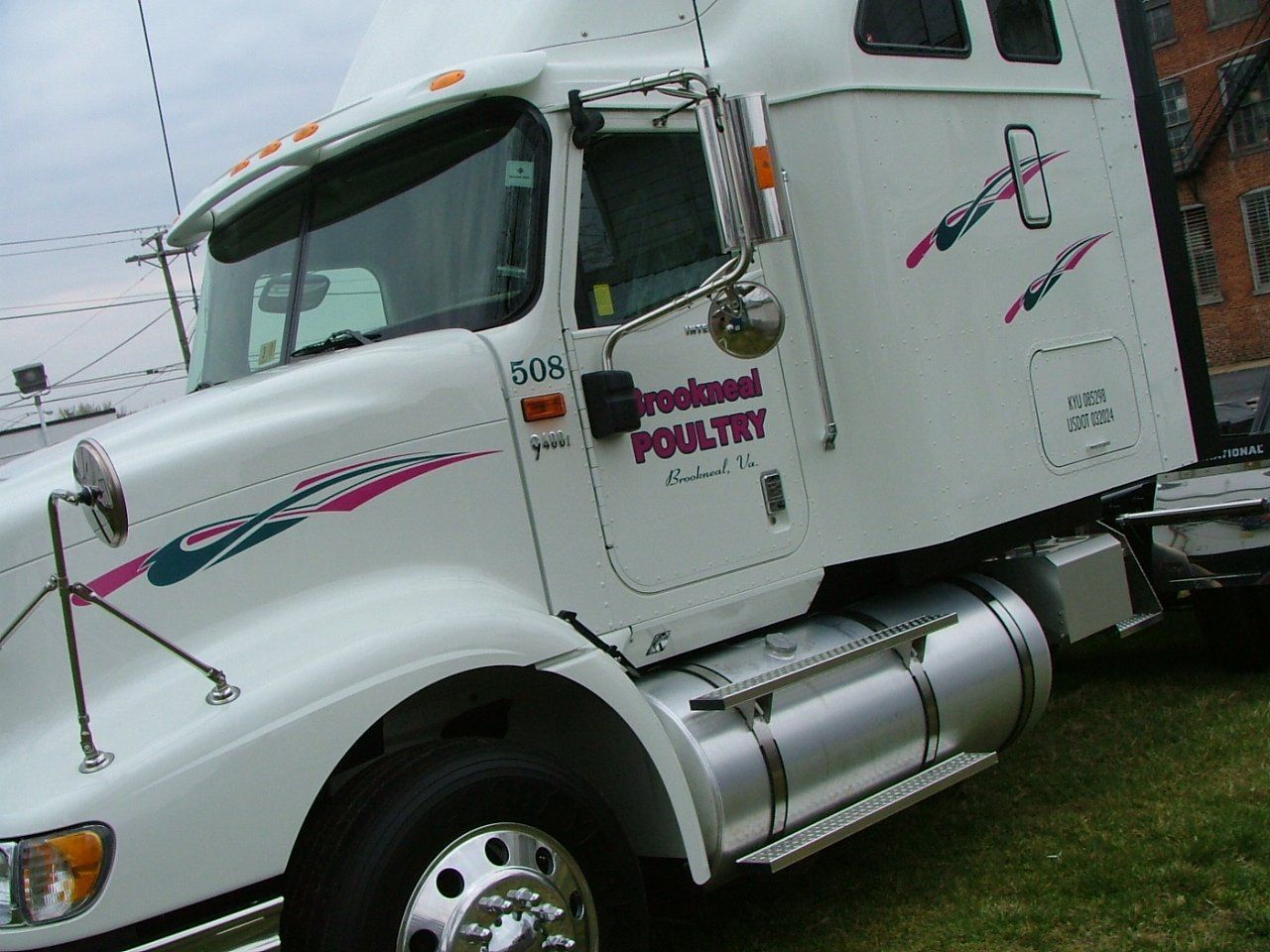 Auto Lettering and Signs | Lynchburg, VA