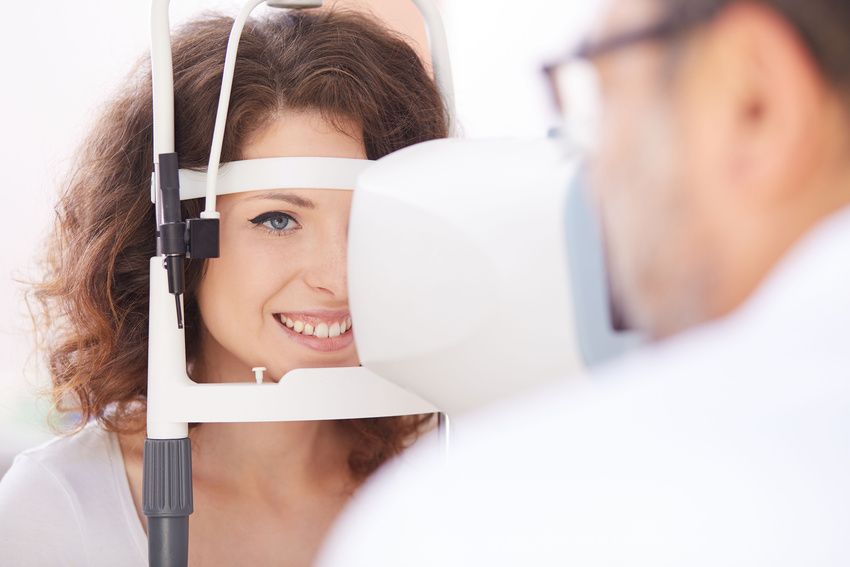 7 Signs You Should See an Eye Doctor