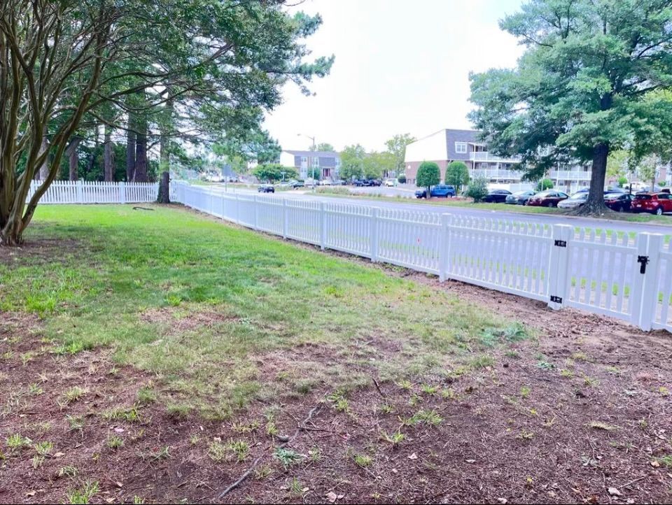 white decorative fence