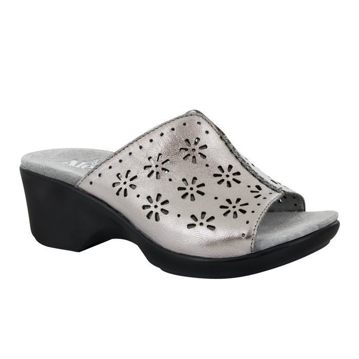 Orthotic comfort shoes