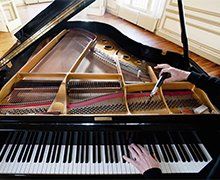 Tuning piano