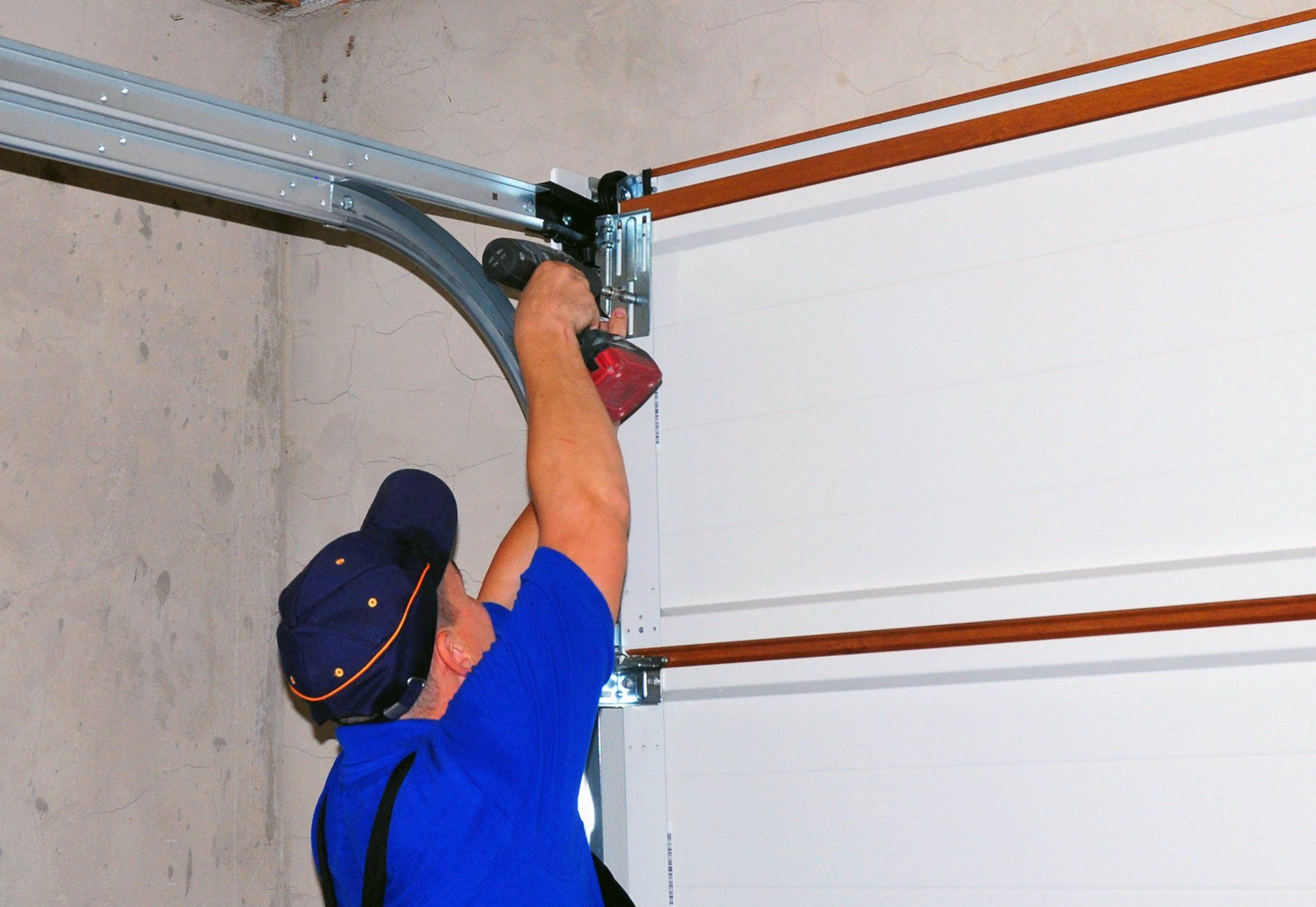 Garage door service