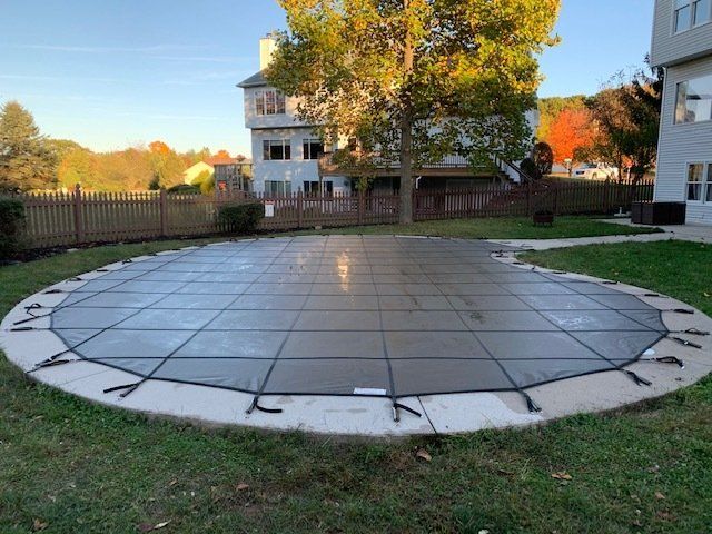 Oval pool cover