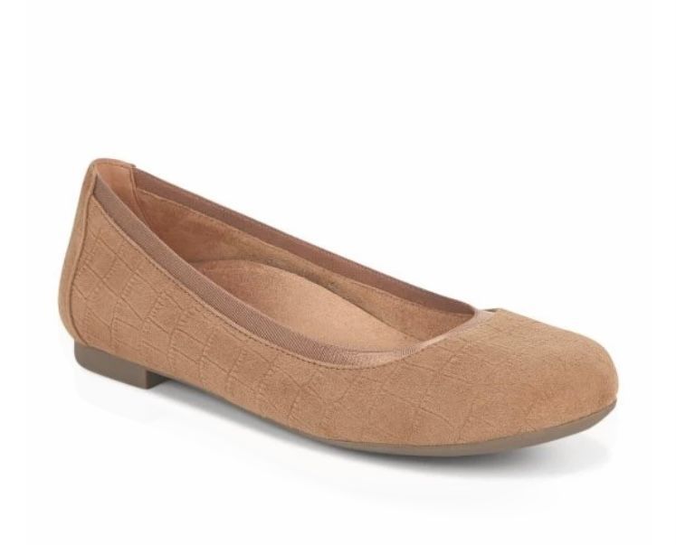 Brown flat shoe