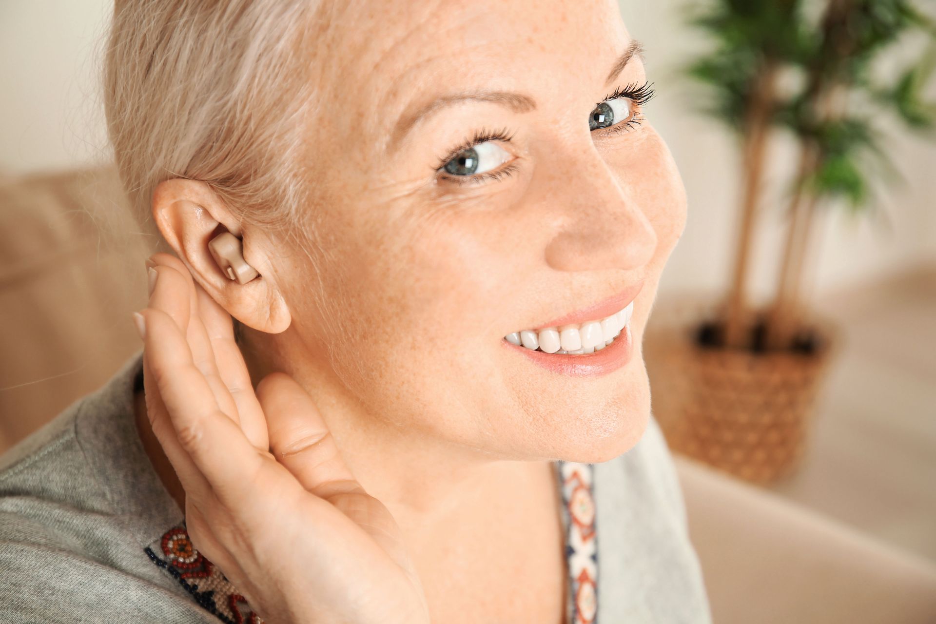 4 Common Hearing Aid Problems and How Pros Fix Them