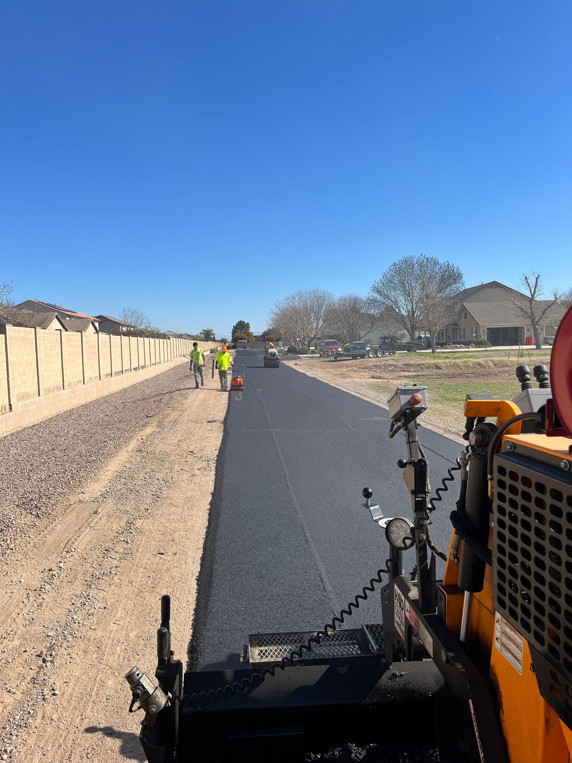 Asphalt paving