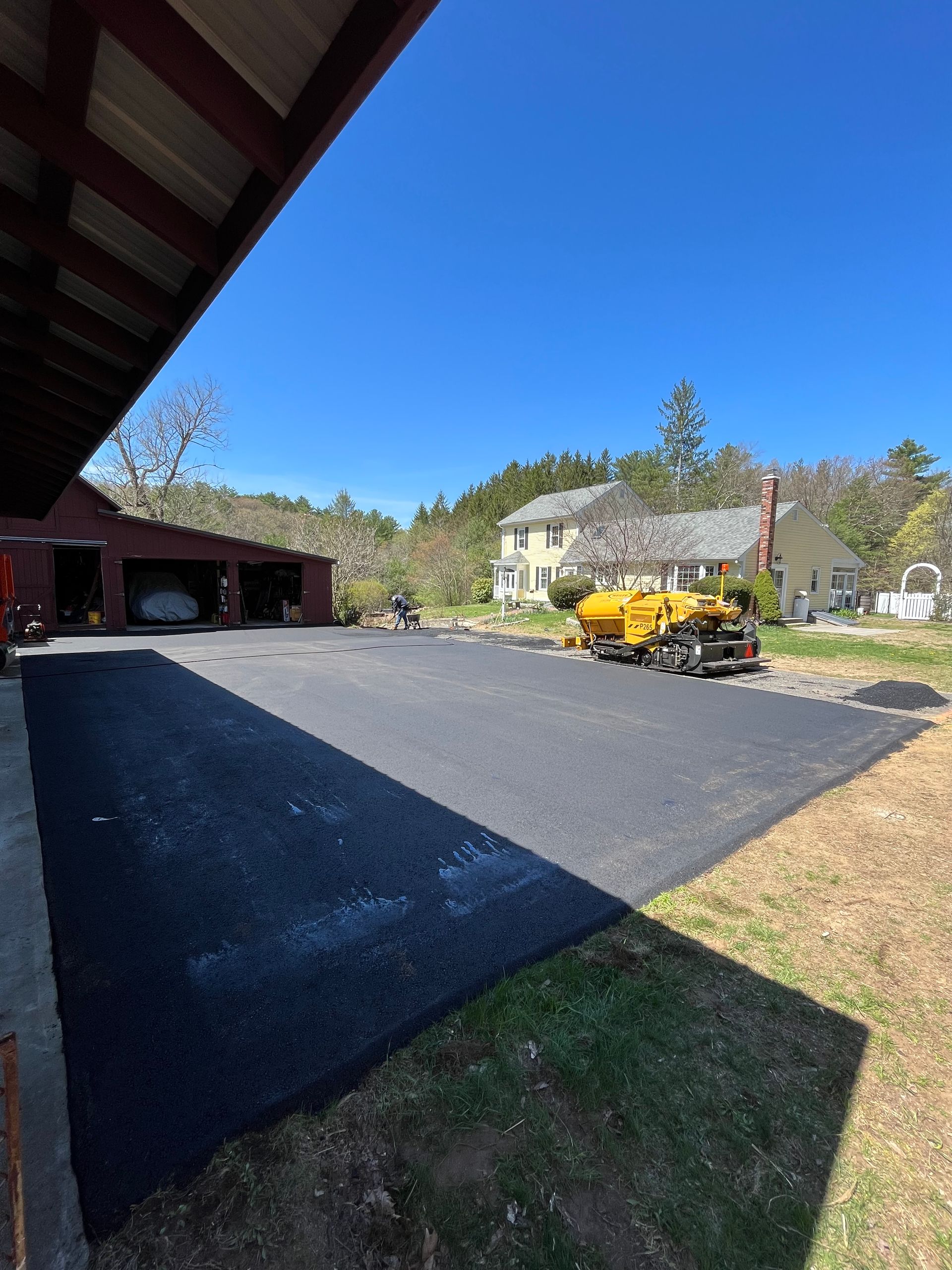 Asphalt paving
