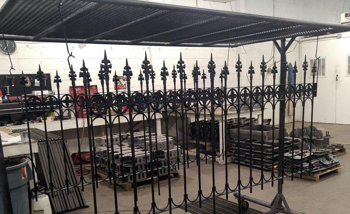 Powder coating for aluminum surface