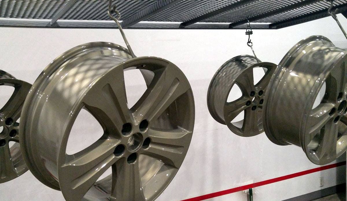 Powder coating for vehicle parts