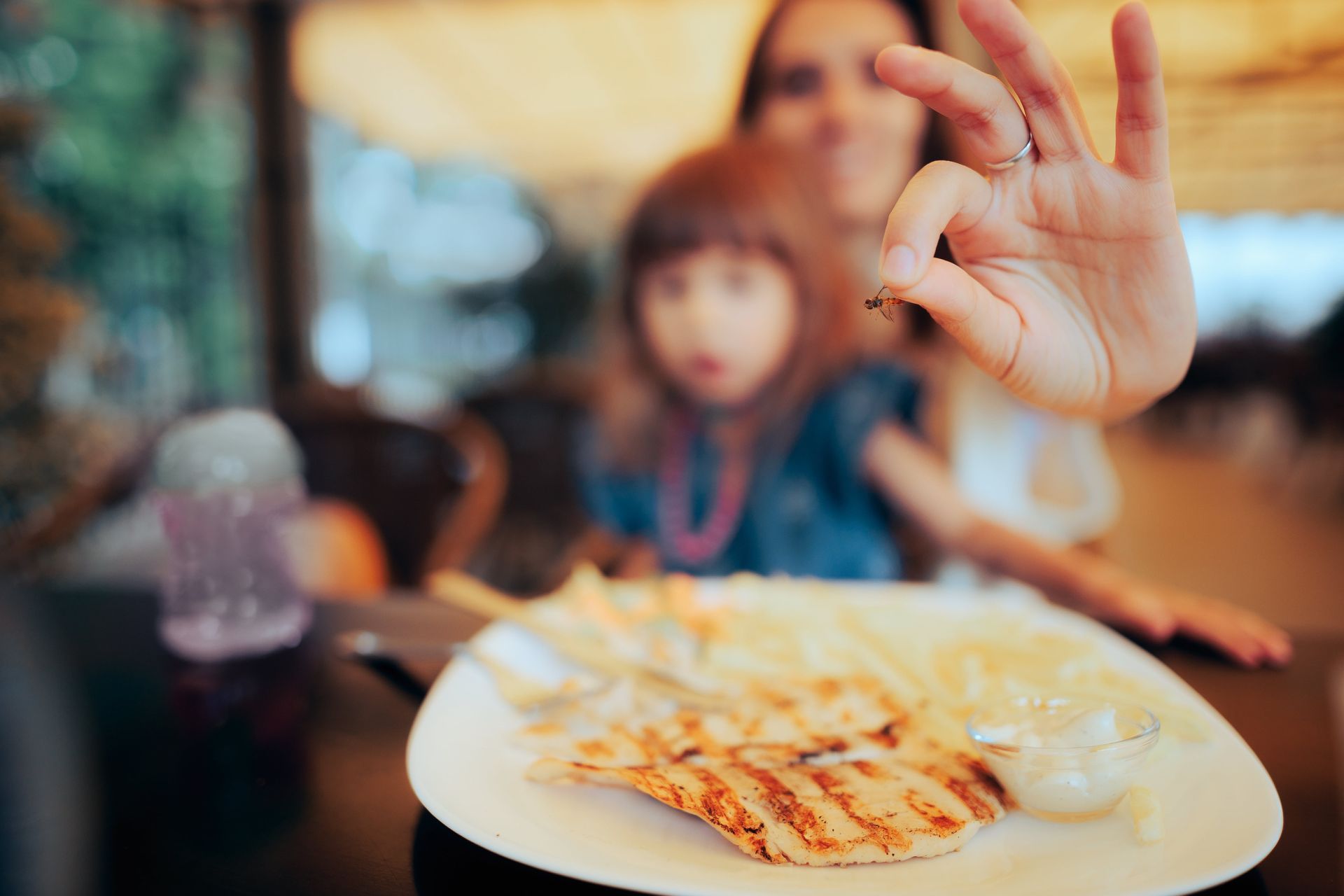 women found bug in her food at a restaurant