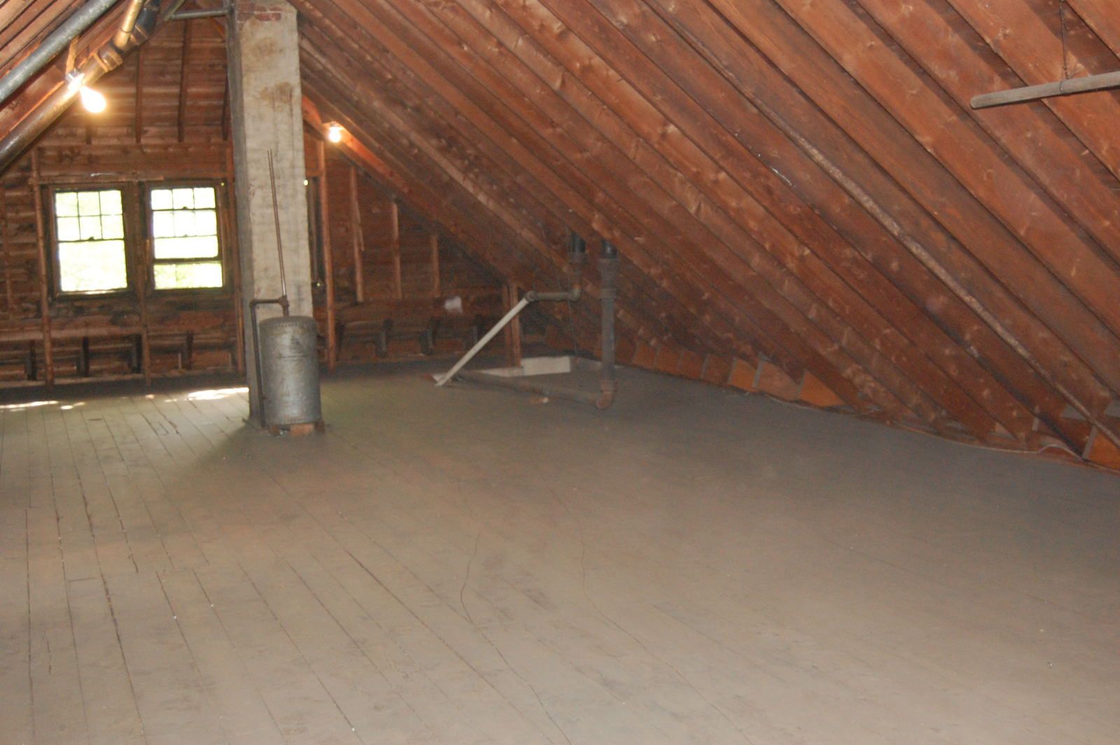 Attic after cleaning the junk