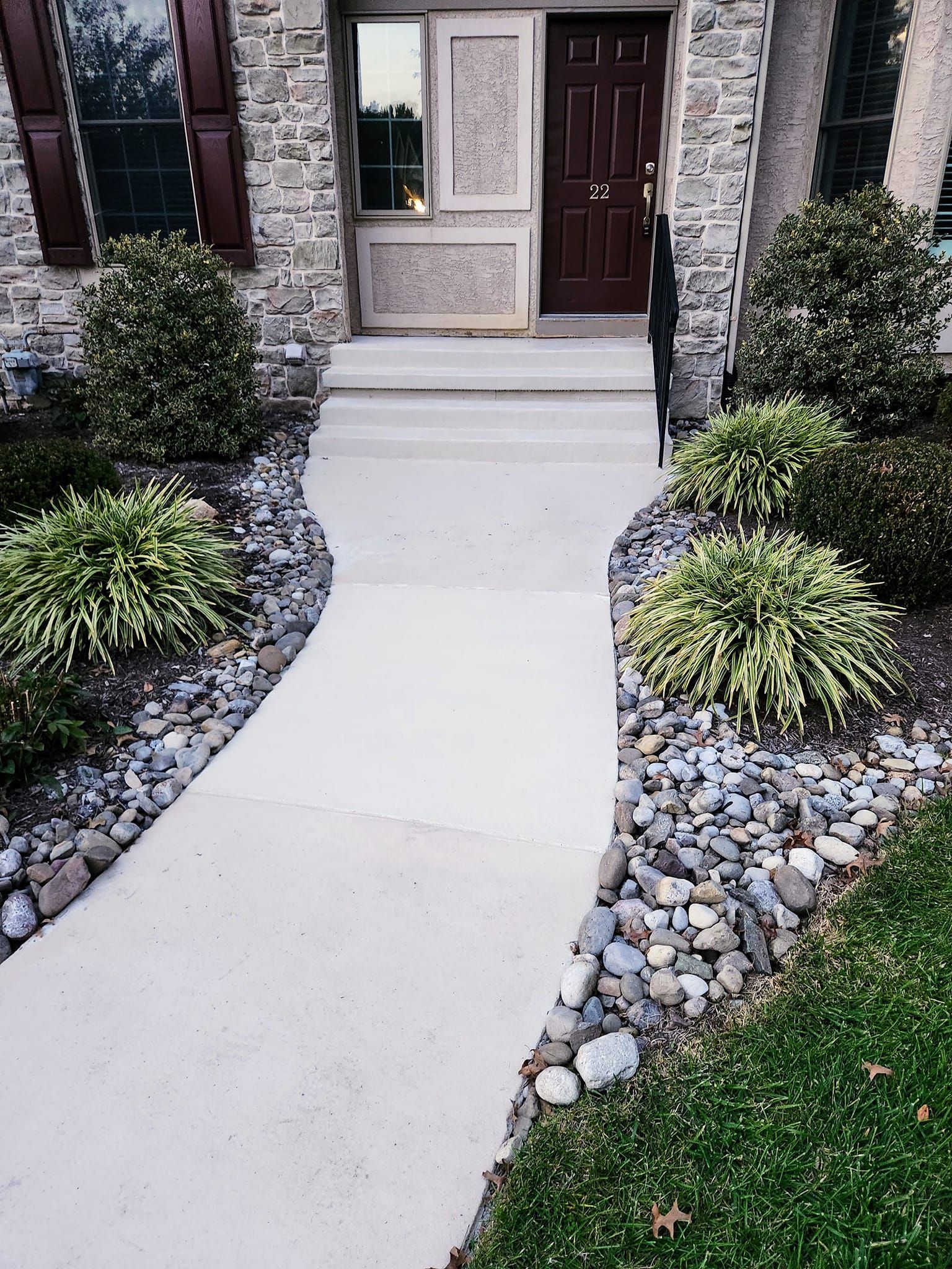 Quartz epoxy concrete coating