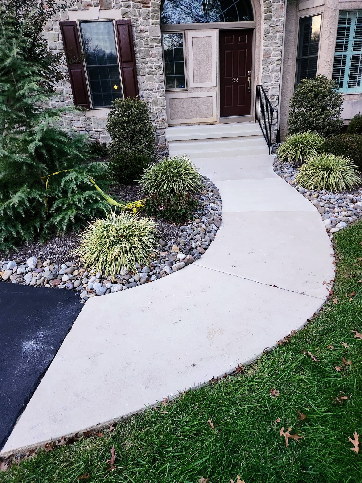 Quartz epoxy concrete coating