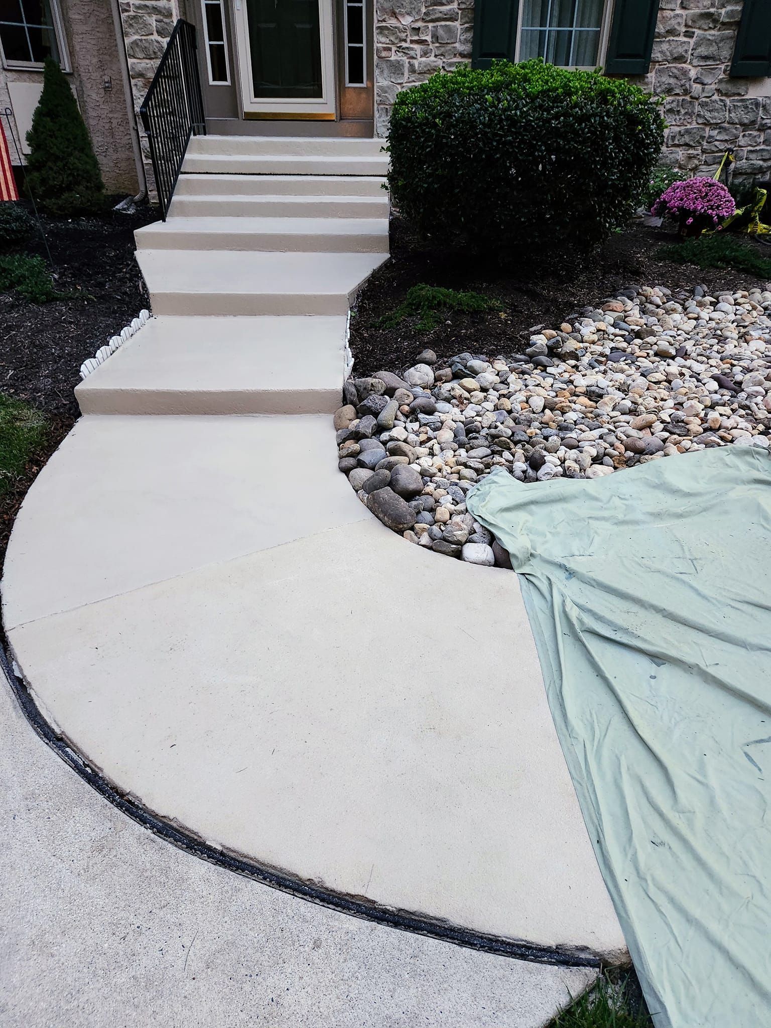 Quartz epoxy concrete coating