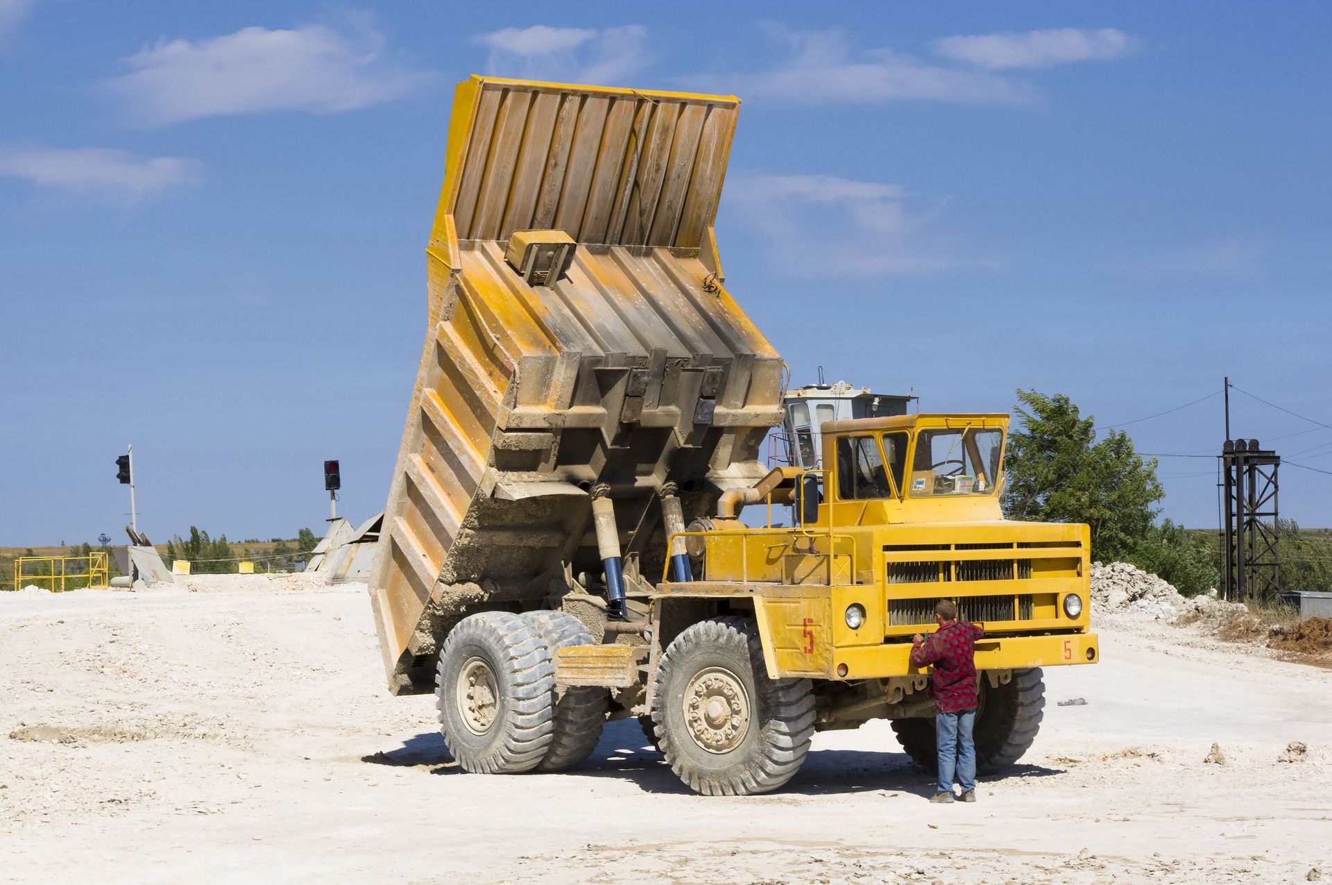 fill dirt hauling service