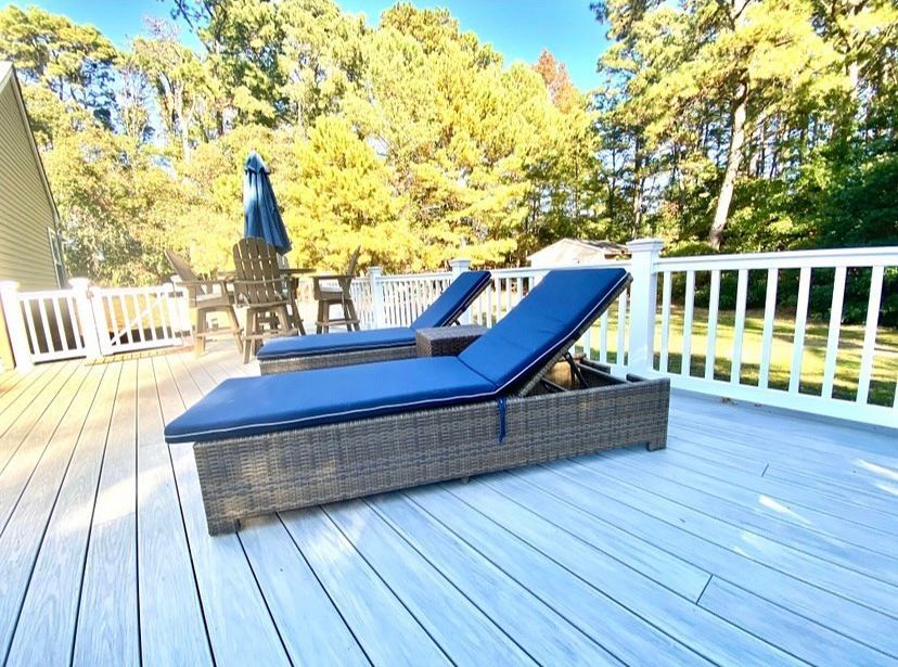 blue pool lounge bed