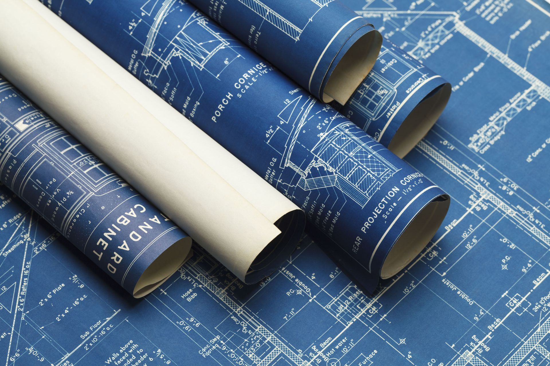 How a Custom Home Builder Simplifies Custom Designs