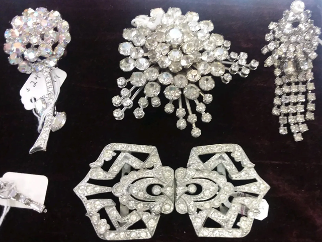 Vintage and Costume Jewelry, Belt Buckles