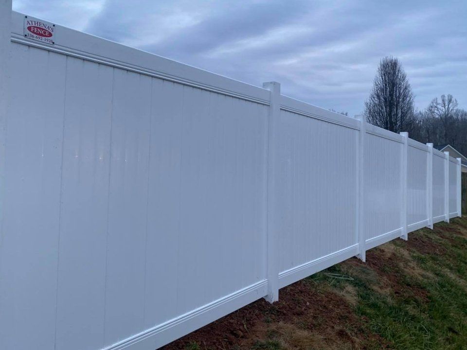 Affordable vinyl white fence