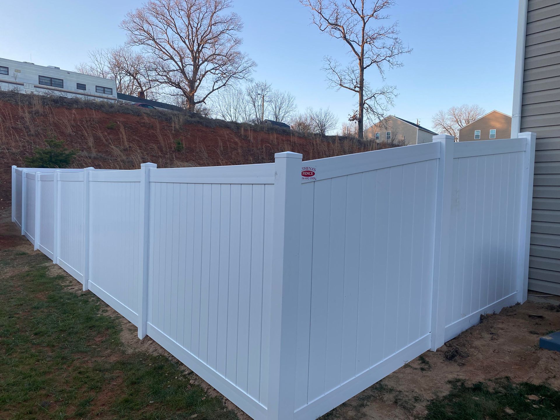 Customize residential vinyl fence in white