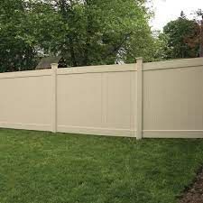 Vinyl fence in cream installation