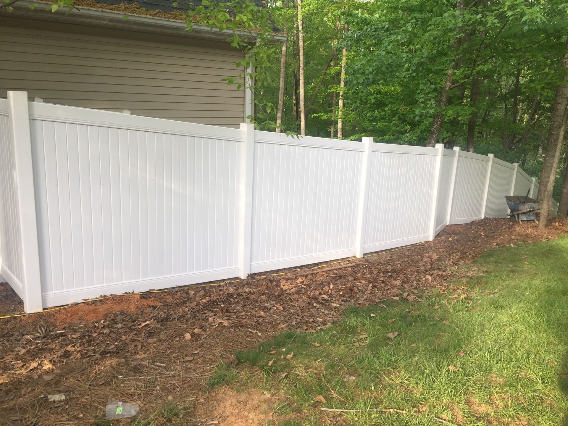 Quality residential vinyl fencing installation