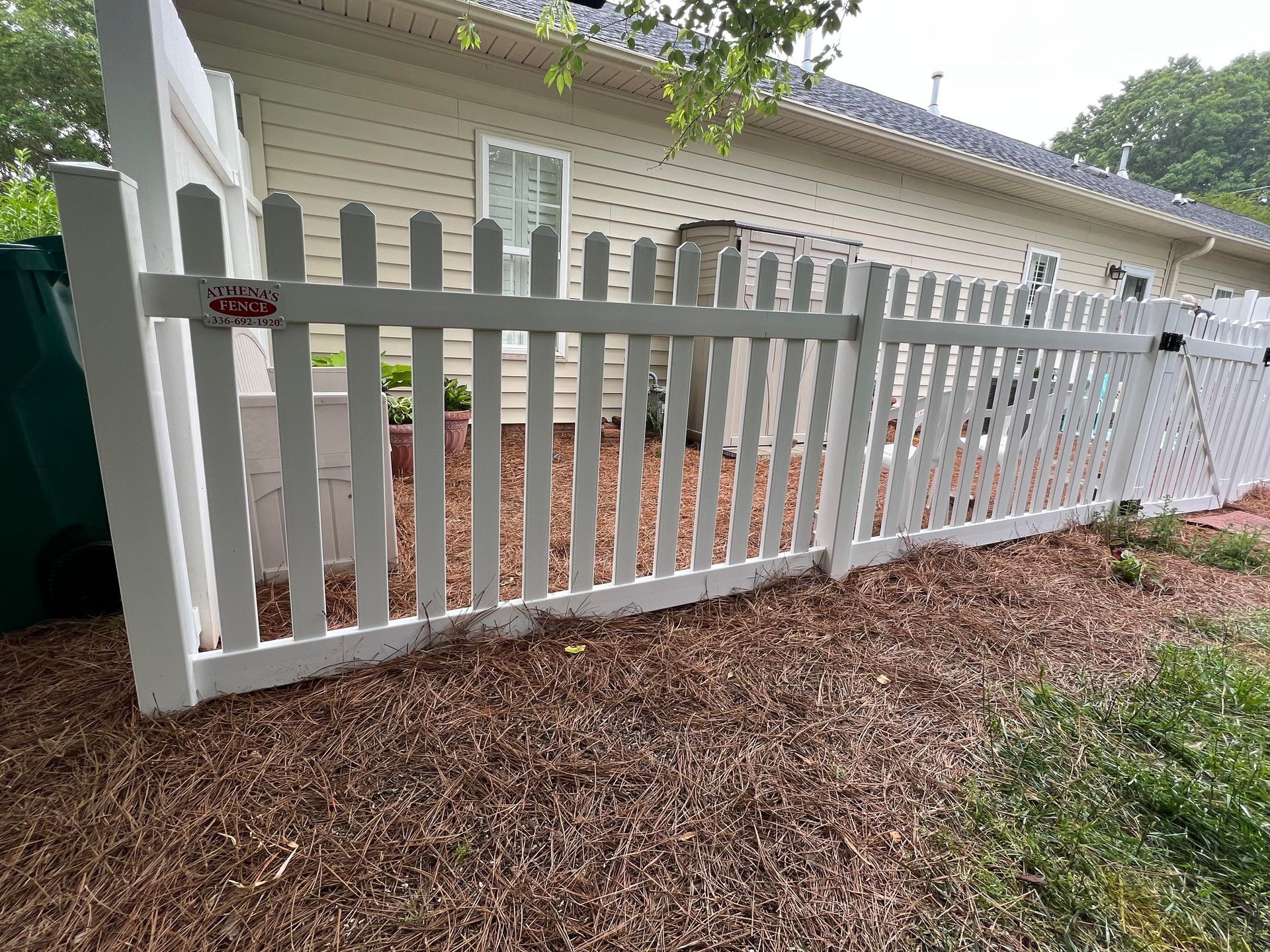 Wambam vinyl fence installation