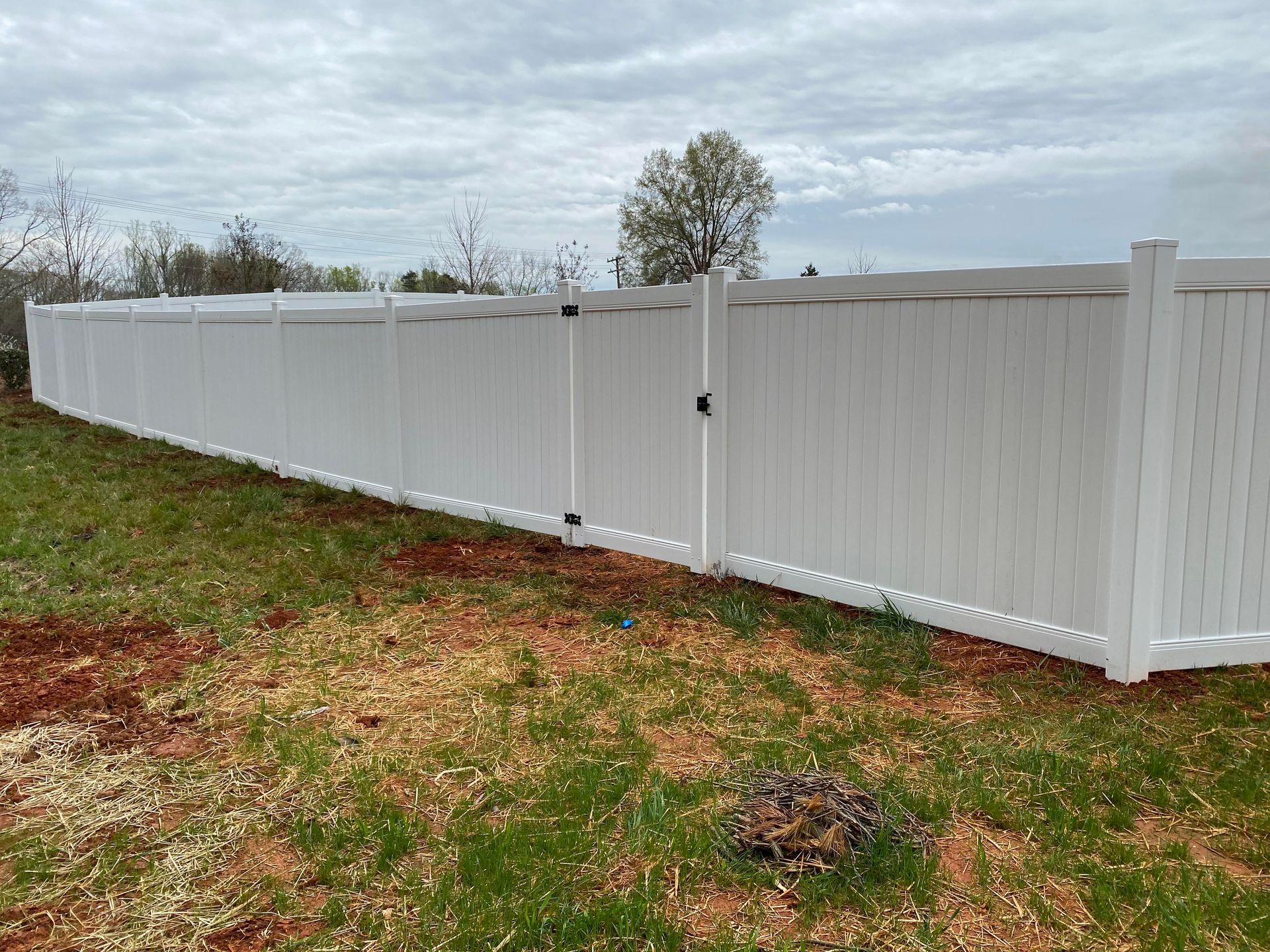 White vinyl privacy fence